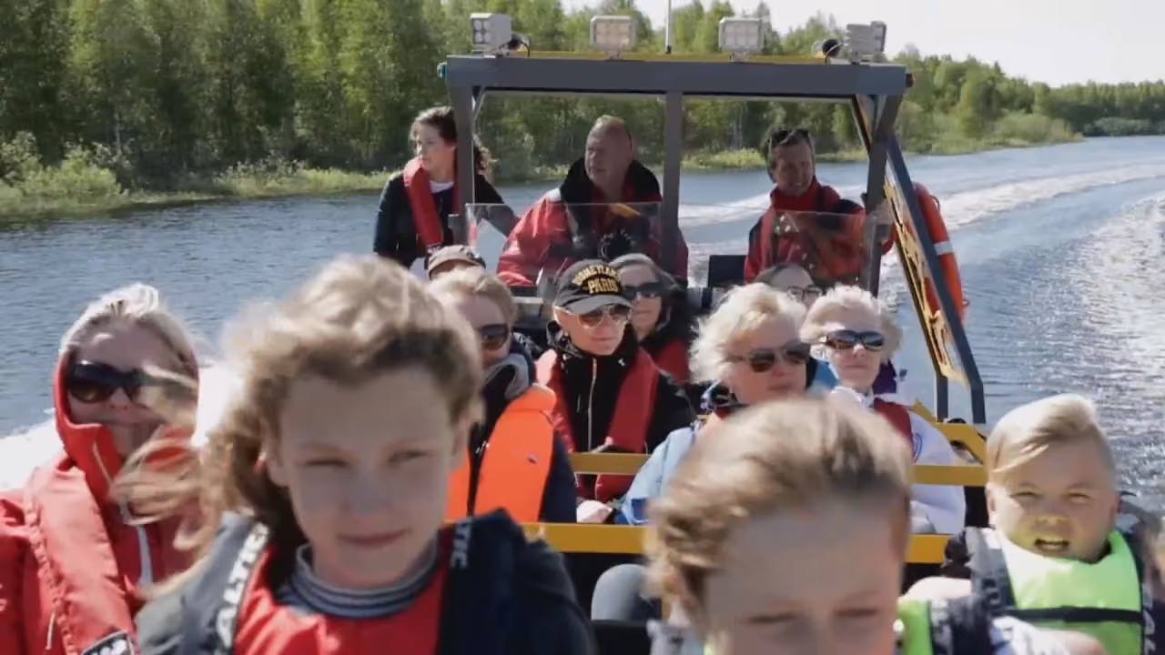 Play the film: LR9 Safari, The Ride